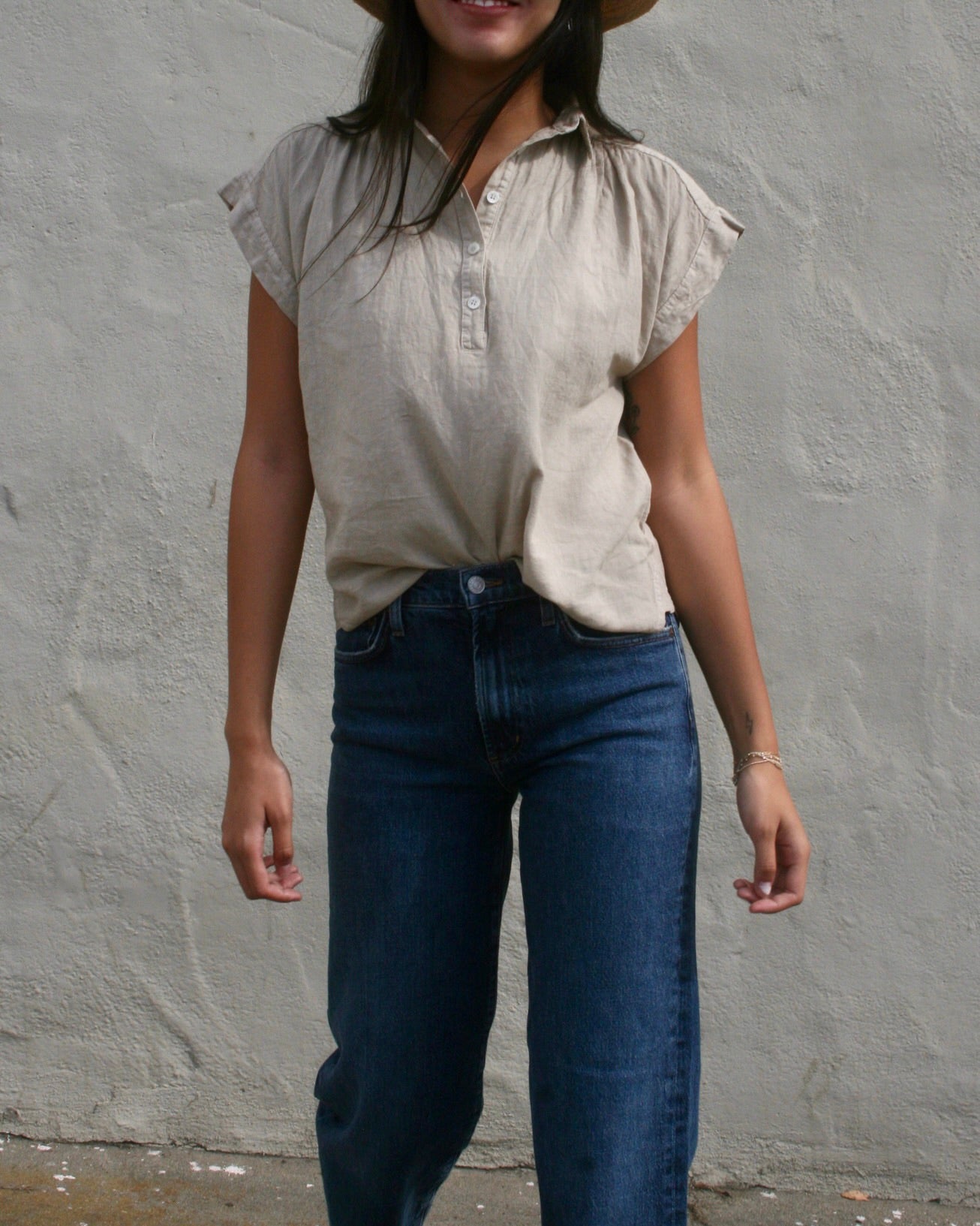S/S HENLEY - LIGHT TAN