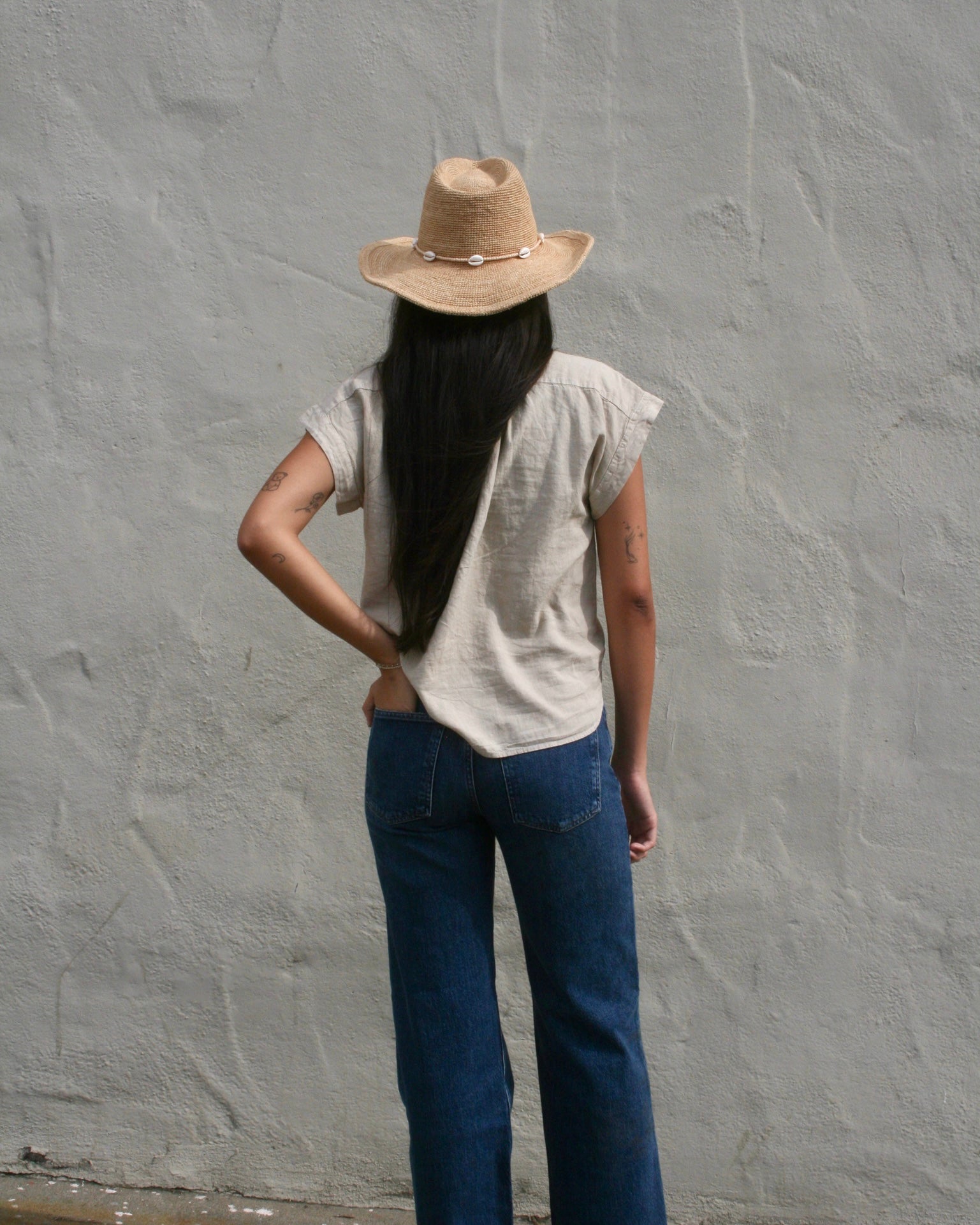 S/S HENLEY - LIGHT TAN