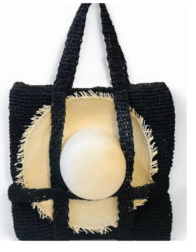 THE TRAVEL TOTE