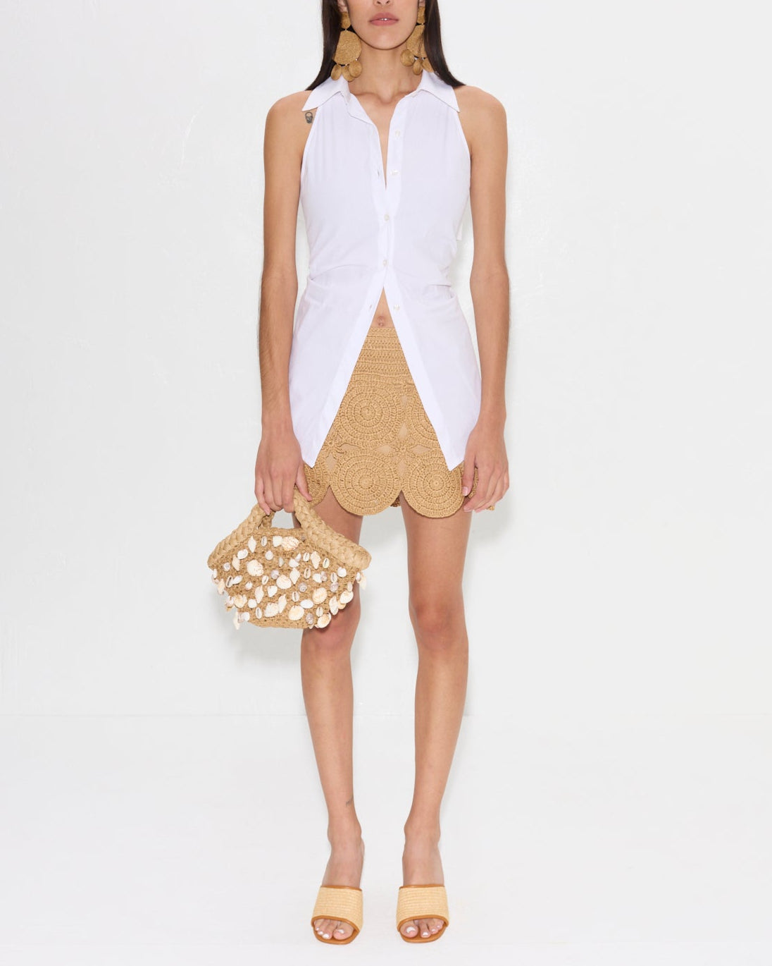 LOCH SLEEVELESS POPLIN BUTTON UP - MACADAMIA