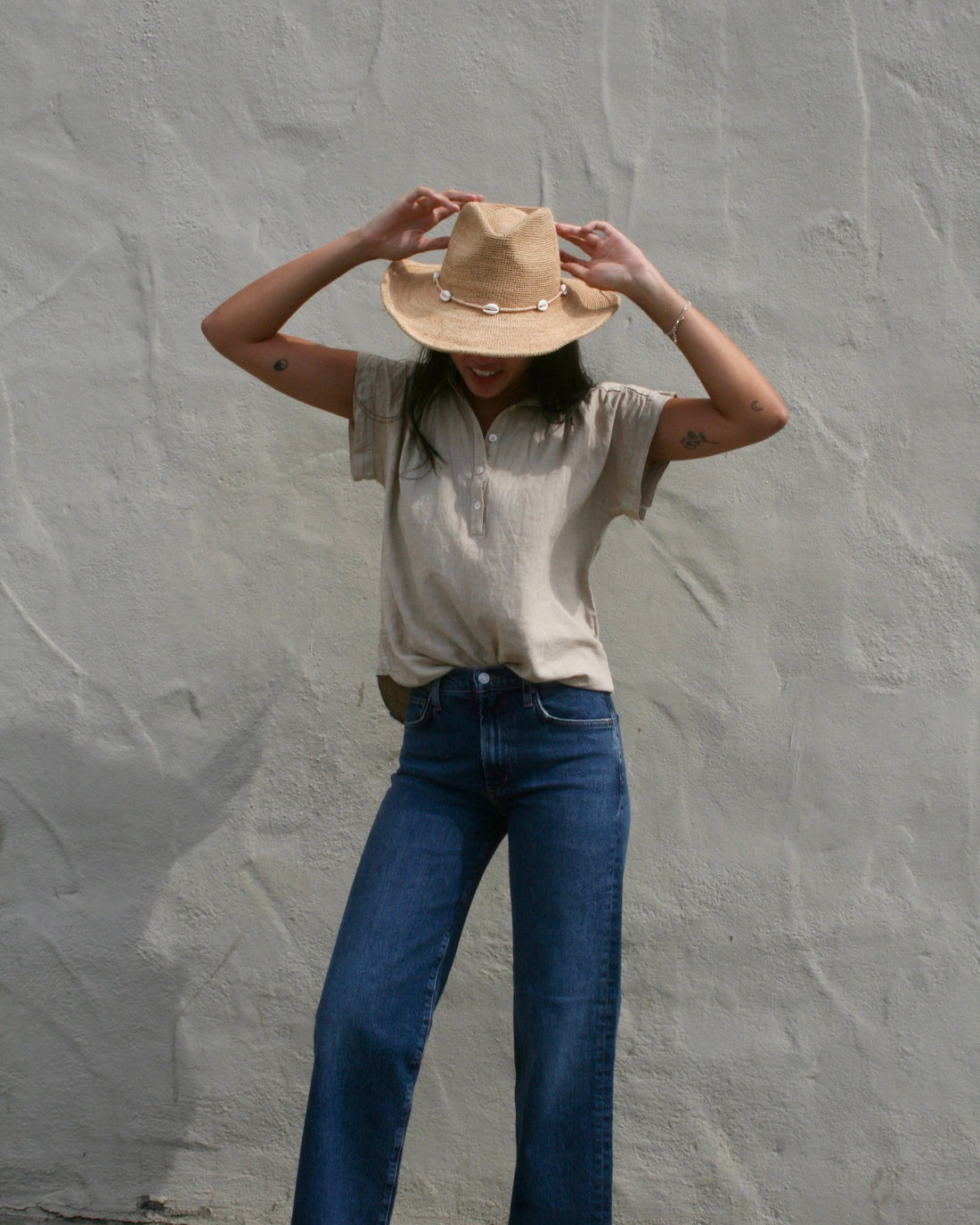 S/S HENLEY - LIGHT TAN