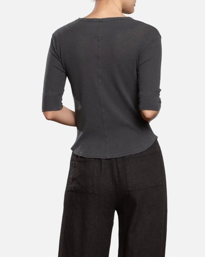 GIADA SLIM RIB TEE - VINTAGE BLACK