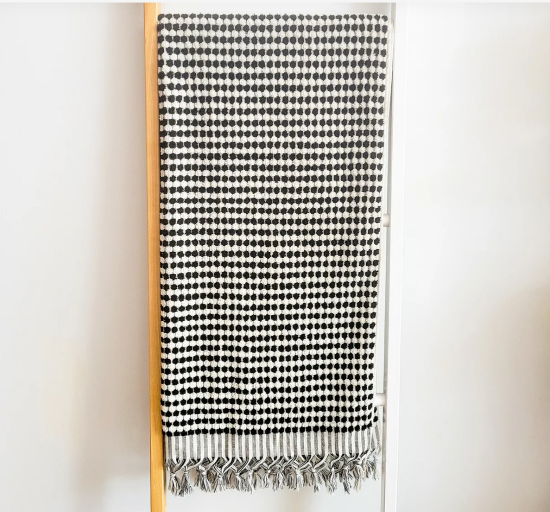 MARSEILLE DOTTED BODY TOWEL - BLACK