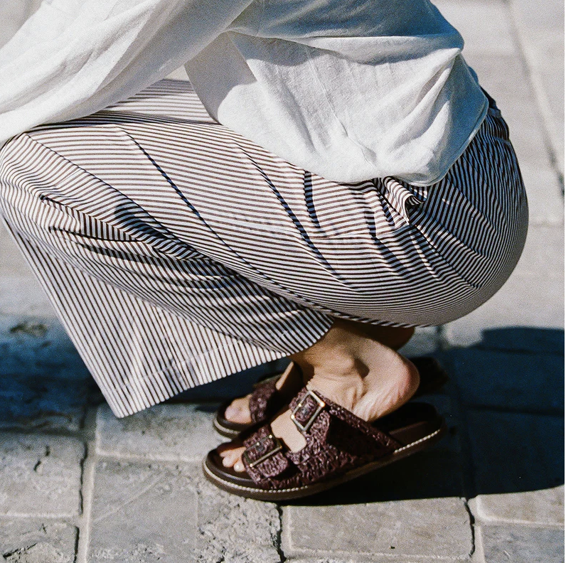 POSEY SLIDE SANDAL - BROWN
