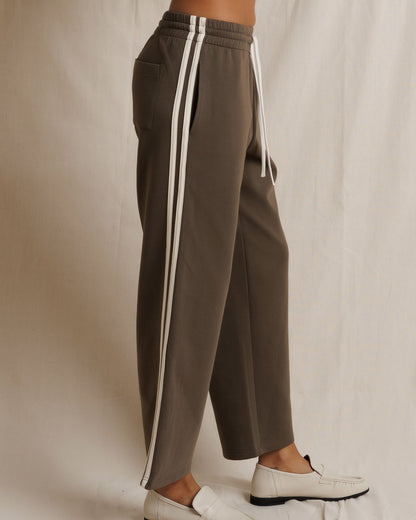 CLAUD TRAVEL TRACK PANT - DARK OLIVE